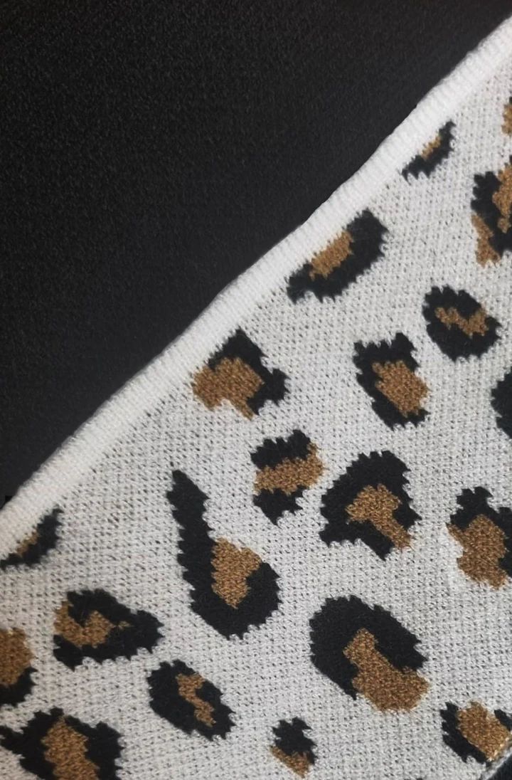 Leo Top Cassandra ~ Schwarz 🖤